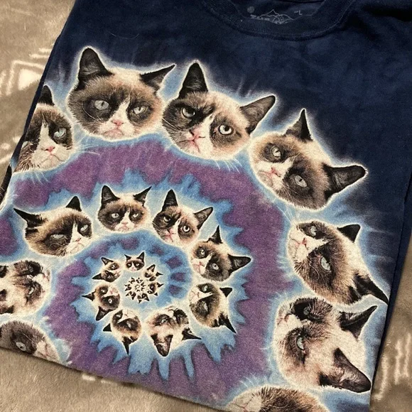 🐱 Grumpy cat t-shirt - Picture 2 of 4